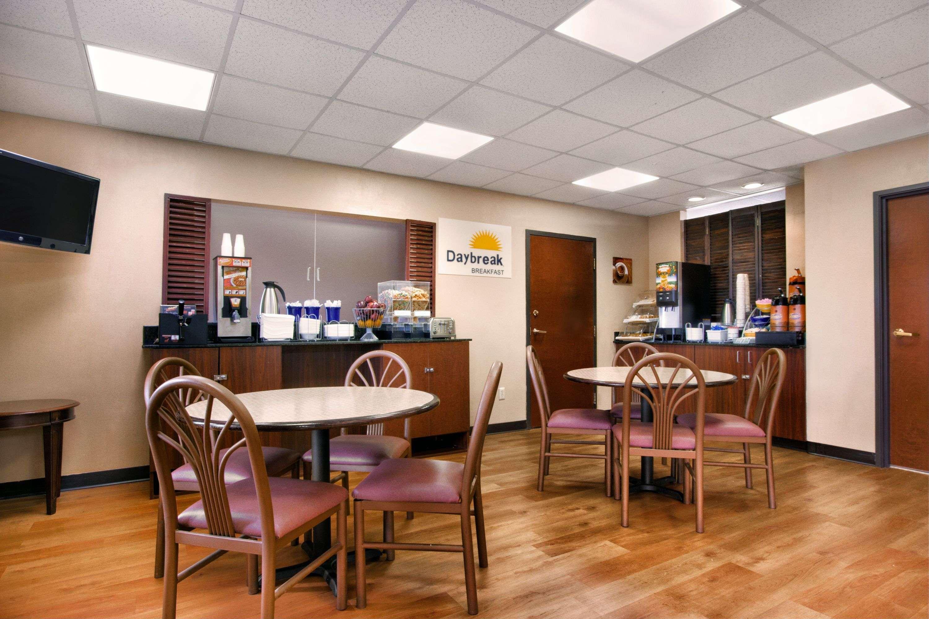 Days Inn By Wyndham Mauldin/Greenville Buitenkant foto