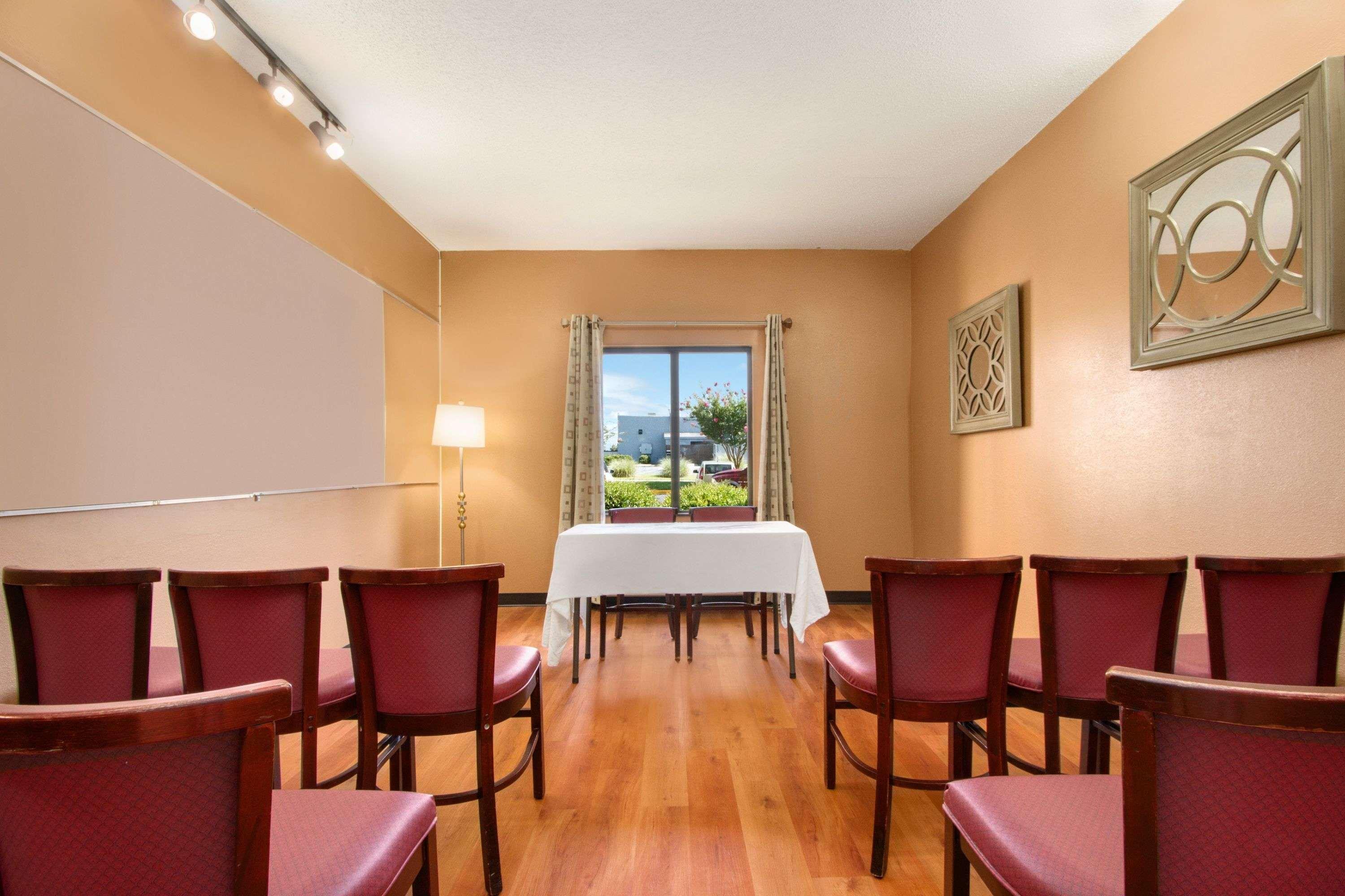 Days Inn By Wyndham Mauldin/Greenville Buitenkant foto